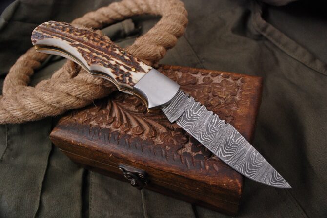 Handmade Super Sharp Damascus Blade Pocket Knife With Stag Antler Handle Out Door Carry Sheath