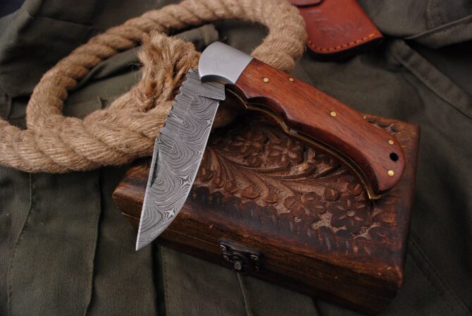 Handmade Damascus Pocket Knife natural Wood Handle With Genuine Leather Sheath