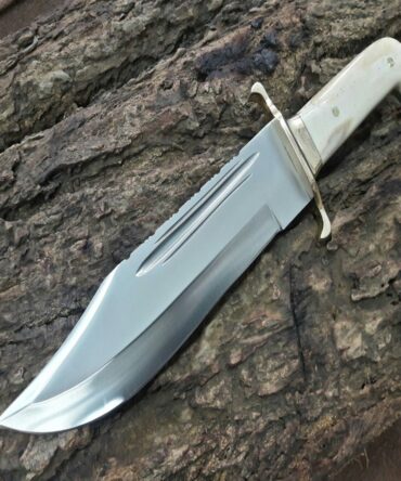 Handmade Stainless Steel Strong Grip Handle Sharp Bowie Knife